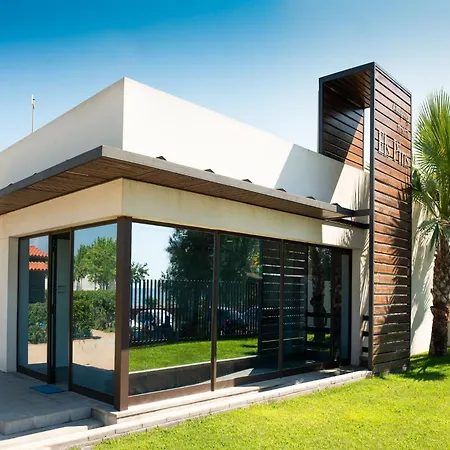 Inviting Mobile With Terrace *
